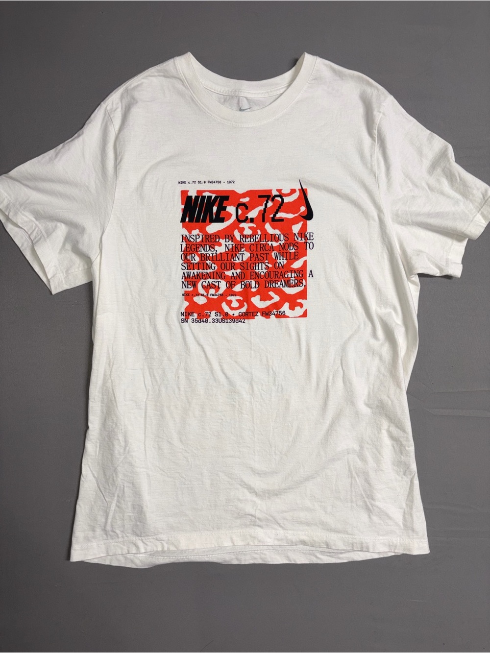 Nike White Graphic Logo T-Shirt OPEN TO OFFERS